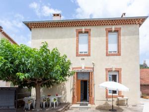 Maisons de vacances Elegant house with terrace by the river : photos des chambres