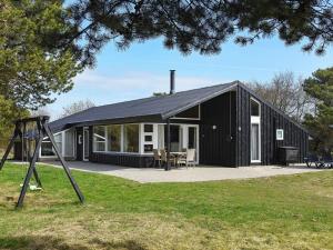 12 person holiday home in Fanø-By Traum