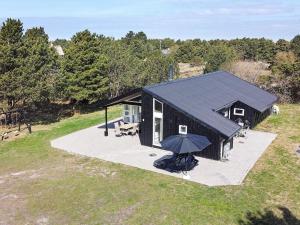 12 person holiday home in Fanø-By Traum