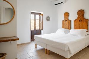 La terrazza sul vicolo della Giudecca by Wonderful Italy