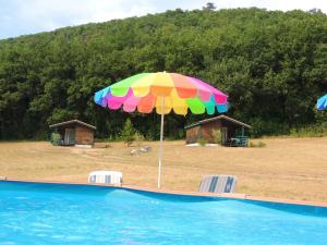 Chalets Chalet de 2 chambres avec piscine partagee et jardin amenage a Les Tourettes : photos des chambres