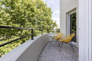 Design 3 bedrooms appartment, near Champs Elysees