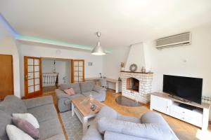 House 44 SEAFRONT APARTMENTS