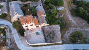 Villa on Biševo - transfer and car included, 5 min to the sea