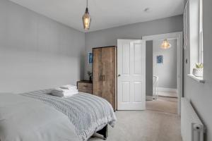 Central 6 Guest City Centre Church House