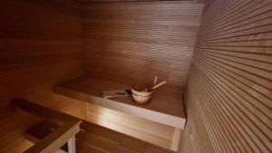 Uusi, avara, saunallinen keskustakaksio