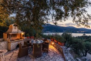 Villa Apanemia by Villa Plus