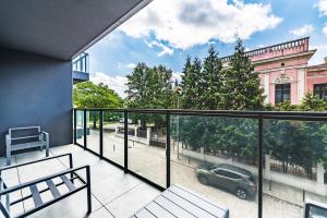 About Art Apartments