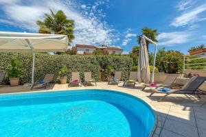 Apartment Complex Irena with Pool 