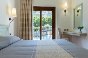 Superior Double Room with Pool View