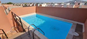 Homes of Spain, Apartamentos Paraiso, Ed Palmerston, Atico J a pie de Playa, piscina privada en solárium, WI-FI