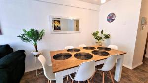 Familiar y renovado departamento a pasos de playa