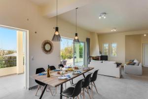 Villa Aggeliki by Villa Plus