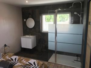 Maisons de vacances Appartement neuf avec jardin privatif : photos des chambres