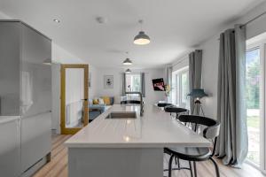 New Family & Contractor Home Lyhart Rd