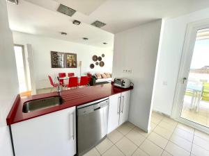 Moderno apartamento con vistas al mar