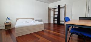 Maisons de vacances Aerouant - Maison spacieuse pour 8 personnes sur 3 etages Ideal famille amis entreprises : photos des chambres