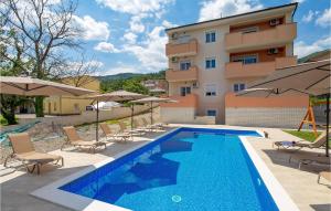 obrázek - Amazing Apartment In Opric With Outdoor Swimming Pool, Wifi And 1 Bedrooms