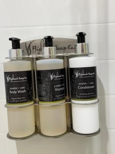 The Cabin, Stronua. A beautiful 1 bedroom cabin.