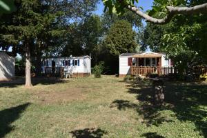 mobil-home sur terrain bucolique