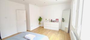 Spacious 3 Bed Flat near Liverpool street, Spitalfields