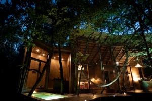 OJO DE ÁRBOL, boutique cabin in the real jungle