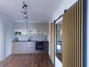 Uroczy apartament z dostępnym parkingiem