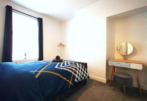 The Mellor - Holiday Home With Free Parking 15 Minutes to Manchester City Centre & Coop Live Arena