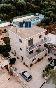 To Petrino (VIlla Markos)