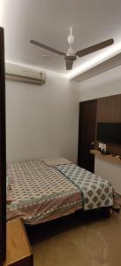 Pleasant one room with cooking space