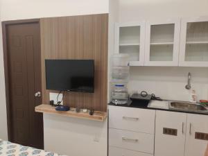 Pleasant one room with cooking space