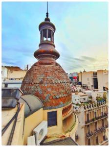 Casa Dante, no cash payments