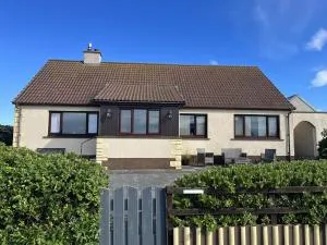 Immaculate 5 Bedroom House outside Stornoway - North Tolsta