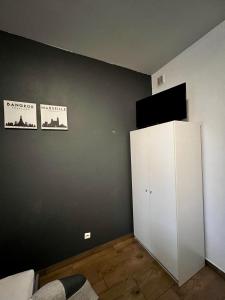 eM Apartment 6