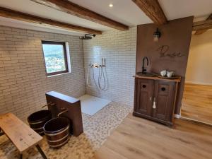 Haus am Berg mit Wellnessbereich, Bar und Panorama