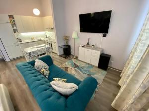 Kings main square Apartment - AC - Balcony - Coffee Machine - Washer - Kitchen- Parking