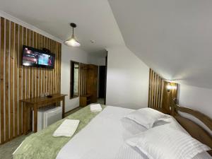 Deluxe Double Room with Balcony room in Casa Bicăjeanului - Lacu Roșu