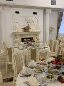 Готель Баронський Двір