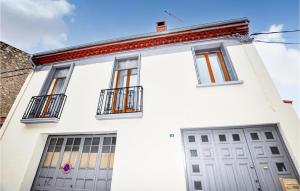 Maisons de vacances Beautiful home in Prades with WiFi and 3 Bedrooms : photos des chambres