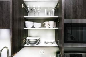 Newly Renovated 2bed, 2bath private apartment, minutes from Boston.