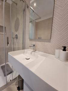 Marea Retreat Rooms