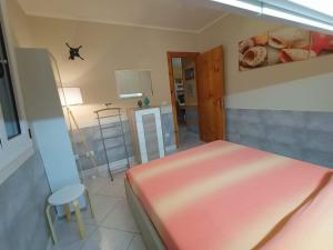 Villetta Poesia 50 m dal mare con giardino e parcheggio