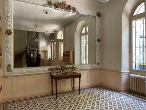 Appartements Le Beau Site Grand Hotel - lovely heritage cocoon Aix-les-Bains central park : photos des chambres