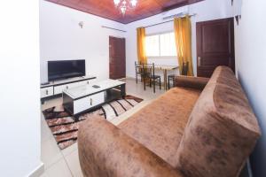 Studio meublé Carrefour Bastos en face du Black and White - 3-star hotels in Yaoundé