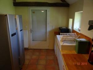 Ferme rénovée avec verger, 7 km du Mans, cheminée, 4 chambres, draps inclus, calme assuré - FR-1-410-251