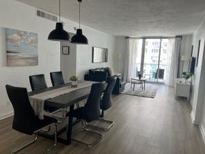 The Tides! On the beach, Sea view!