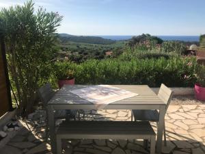 Maisons de vacances Holiday home with private terrace and sea view, La Croix Valmer : photos des chambres