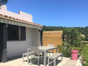 Maisons de vacances Holiday home with private terrace and sea view, La Croix Valmer : photos des chambres