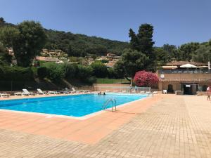 Maisons de vacances Holiday home with private terrace and sea view, La Croix Valmer : photos des chambres