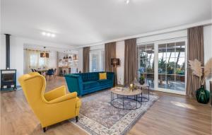 Stunning Home In Banjol 